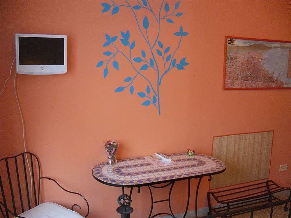 Bed And Breakfast I Vicoletti Di Napoli Exterior photo